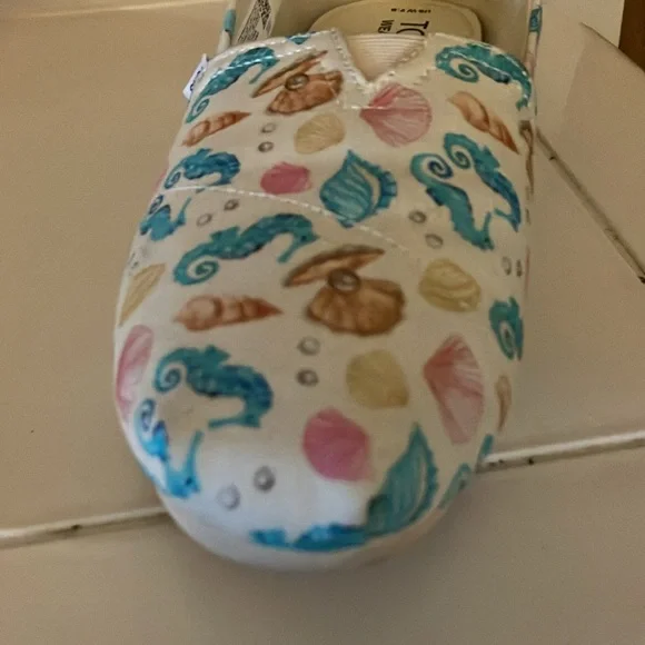 Women’s Tom AlPargata Natural Seashell Print Slip on Shoes Sz 7 1/2  EUC Canvas - Picture 7 of 9